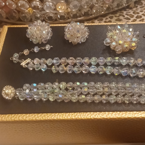 COMPLETE SET OF VINTAGE AROURA BOREALIS JEWELRY - Picture 1 of 7